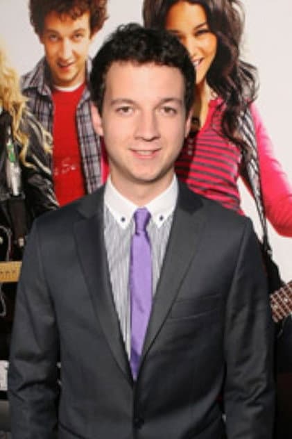 Gaelan Connell